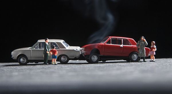 Únor – měsíc pojištění: Ženy, muži, auta a pojištění