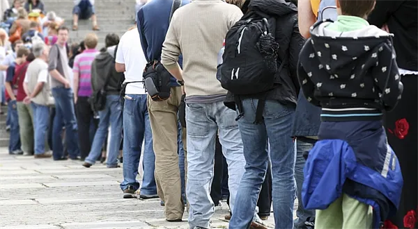 Sociální dávky v ohrožení? Systém na jejich výplatu se bude zase měnit