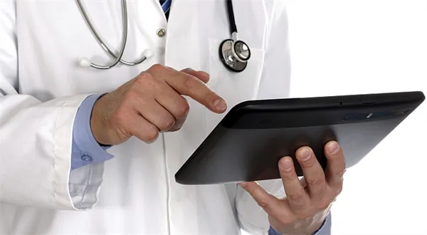 Povinná elektronická komunikace se sociálkou. Pro doktory ne, pro živnostníky jo? Stát to s námi neumí!