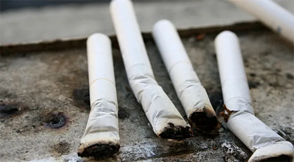 Nekuř mi tady, sousede