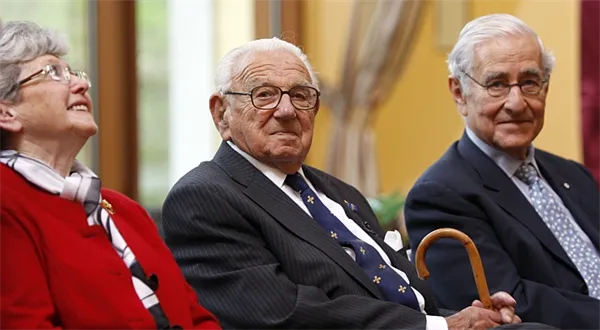 Winton trčí ze záplavy prefabrikovaných hrdinů