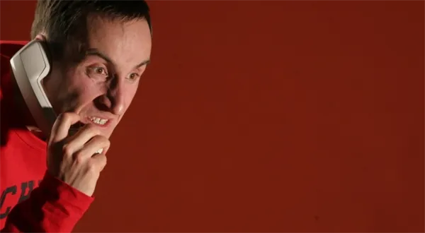 Kdopak to volá? Falešné asociace a triky nepoctivých pojišťováků