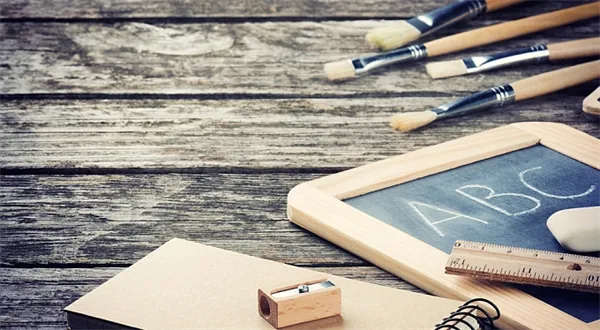 Konec školy: Jak na zdravotní a sociální pojištění. Poradíme absolventům i propadlíkům