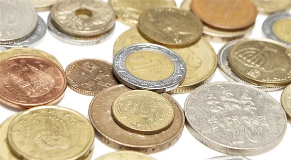 Dobré rady. Jak platit na dovolené: Karta, nebo cash? Z domova, nebo z bankomatu?