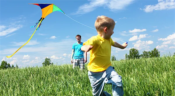 Nově pro rodiny: Kratší rodičovská, volno pro otce, pečovatelská dovolená a další