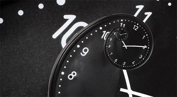 Pracovat o dvě hodiny míň za stejně peněz? Už teď máme problém, říkají firmy