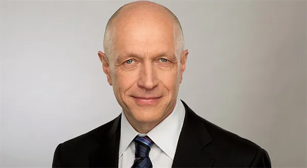 Nedokončený úkol odcházejícího šéfa České spořitelny