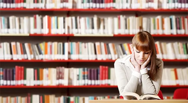 Cestou na vysokou školu: Prozkoumejte studijní plány!