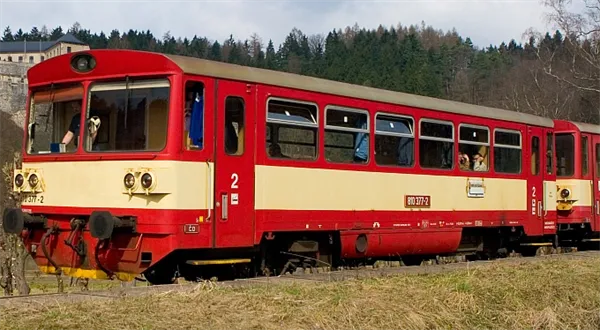 Hledáte práci? Hledejte dál. Doslova. Od dubna můžete dostat příspěvek na dojíždění