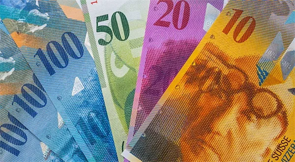 Švýcaři a základní příjem? To přece nemohlo vyjít