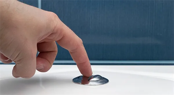 „Zhodnocoval“ úspory v investičním životním pojištění. Přišel o 400 tisíc