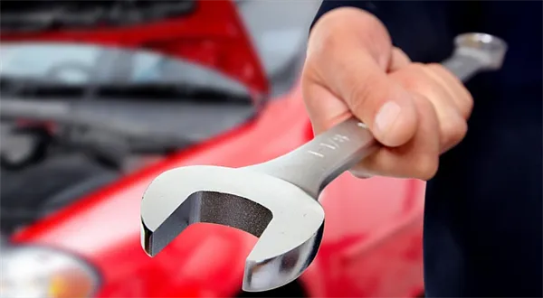 Nabourali ho. Pojišťovna nezaplatí celou opravu: Auto je teď prý lepší než před nehodou