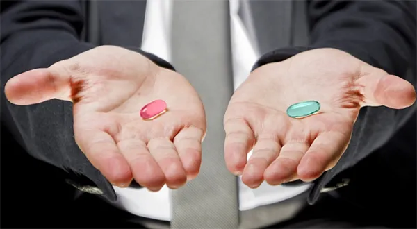 Zaměstnanecké bonusy: Vzít příspěvek na penzijko, nebo na životní pojištění?