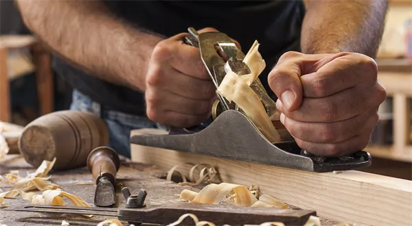 Boj o řemeslníky? Kolik jich firmy skutečně potřebují