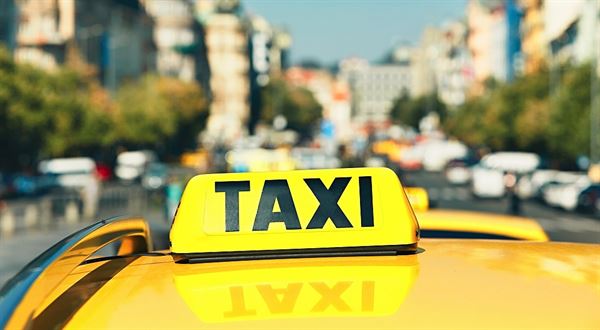 Proč udělat z taxislužby volnou živnost