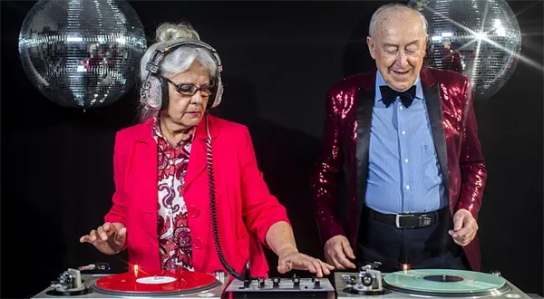 Peníze, nebo život. Jak si užít důchod