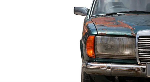 Pojišťovny v listopadu: Havarijní pojistka pro starší auta