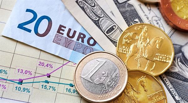 eTrader €uroBarometr: Česká koruna může být zajímavá investice i v roce 2018