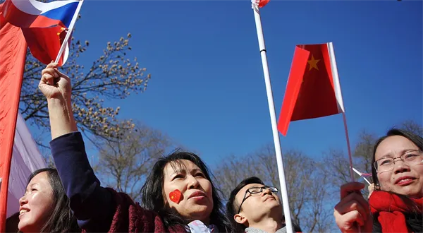 Rusko a Čína. Zemanova výkladní skříň je poloprázdná