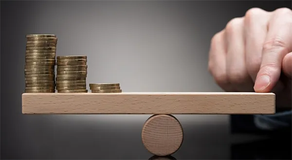 Úrazová renta: dorovná propad výdělku, navýší invalidní důchod