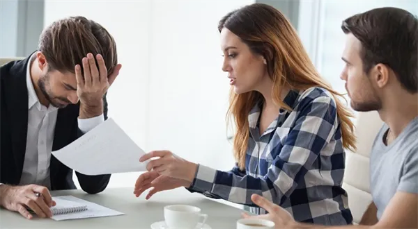 Advokát a pojištění odpovědnosti. Kdy vám právník platí za své chyby