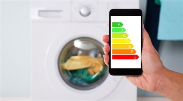 Energetické štítky se změní. Jak nově poznáte úspornou pračku nebo žárovku?