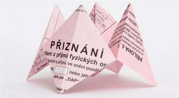 Daňové přiznání i EET počkají. Vláda mírní i kontrolní hlášení