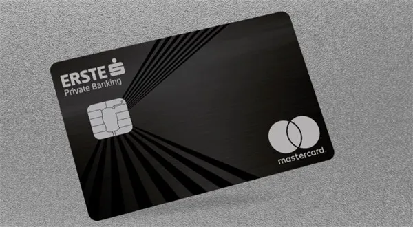 Spořitelna dá bohatým klientům bezkontaktní kovovou kartu