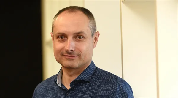 Budoucnost nakupování podle Alzy: Zboží do kufru auta, elektronika na operák