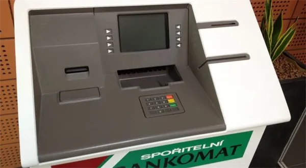 Bankomat slaví narozeniny. První v Česku nevěděl, kolik máte