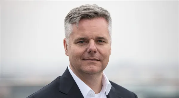 Šéf největší pojišťovny: Technologie člověka jen tak nenahradí