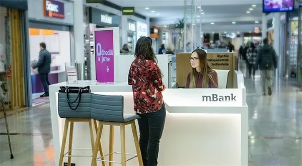 mBank otevírá nové kiosky, testuje místa pro pobočky