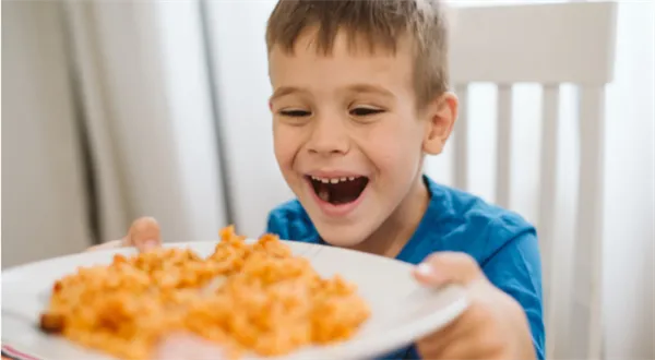 Přídavky na dítě stoupnou a dosáhne na ně víc rodin