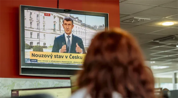 Koronavirus: Kdo způsobil, že sám náčelník vydával tak zvrácené rozkazy?