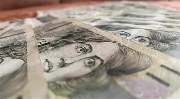 Důchody v exekuci: Úřad nevrátí peníze, které srážel přes minimum