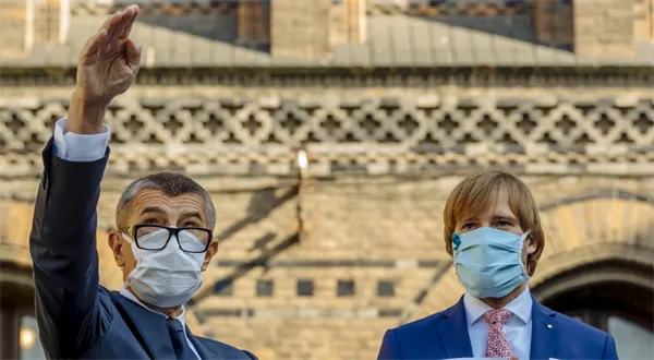 Bakšiš, Vojtík, Rýmula. Zkroťte virus líp než oni!