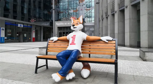 Liška se stěhuje k mateřské ČSOB. Prodala sídlo na Vinohradské