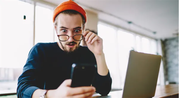 Mladí podceňují rizika víc než senioři, zjistila banka