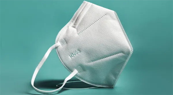 Doma ušitá rouška už nestačí. Obchody se neotevřou