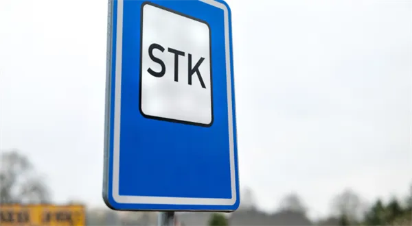 Platnost řidičáků i STK se automaticky prodlužuje