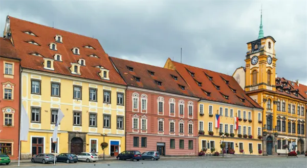 Práce z domova pro nás není, myslí si šéf úředníků