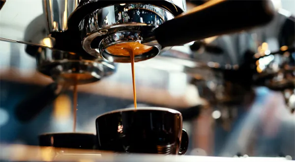 Za kafe si připlatíte. Může za to sucho a oživení