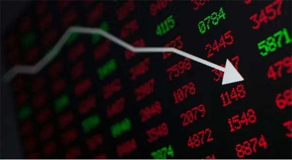 Podílové fondy: Dluhopisy drtí inflace, akcie se zklidnily