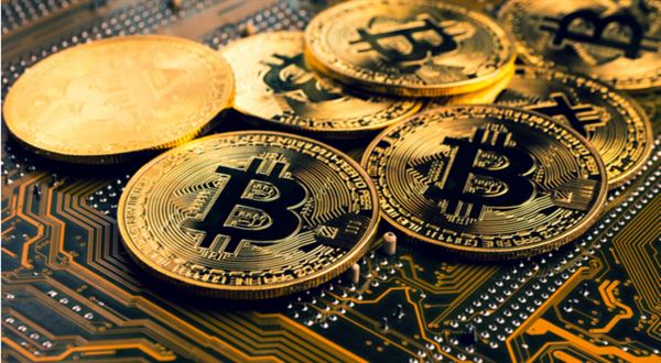 Zisk z prodeje bitcoinů bez daně? Osvobození odmítá i soud