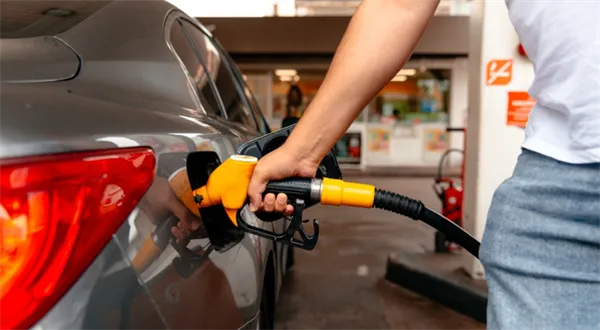 Kde natankovat na dovolenou? Ceny benzinu a nafty v Evropě