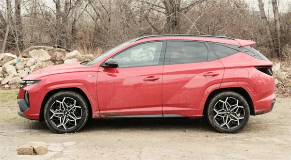 Kombík, nebo SUV? Na Tucsonovi vysvětlíme, co vzít pro rodinu