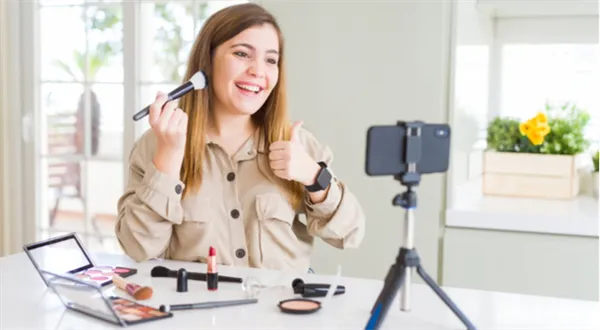 Přiznali jste daně z internetových videí? Finanční správa rozjela kontroly