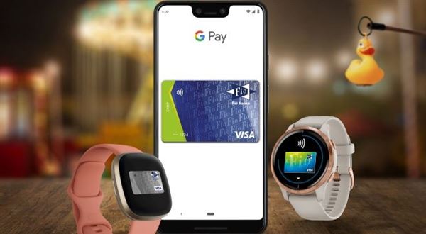 Fio banka přidá do mobilu a hodinek i karty Visa