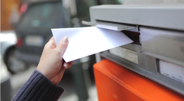 Pošta znovu zdražuje: dopisy, poukázky i datové zprávy