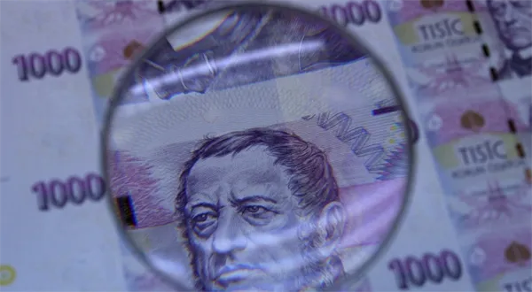 Stovky s přítiskem se prodaly za tisíce. Co teď tisícovky?